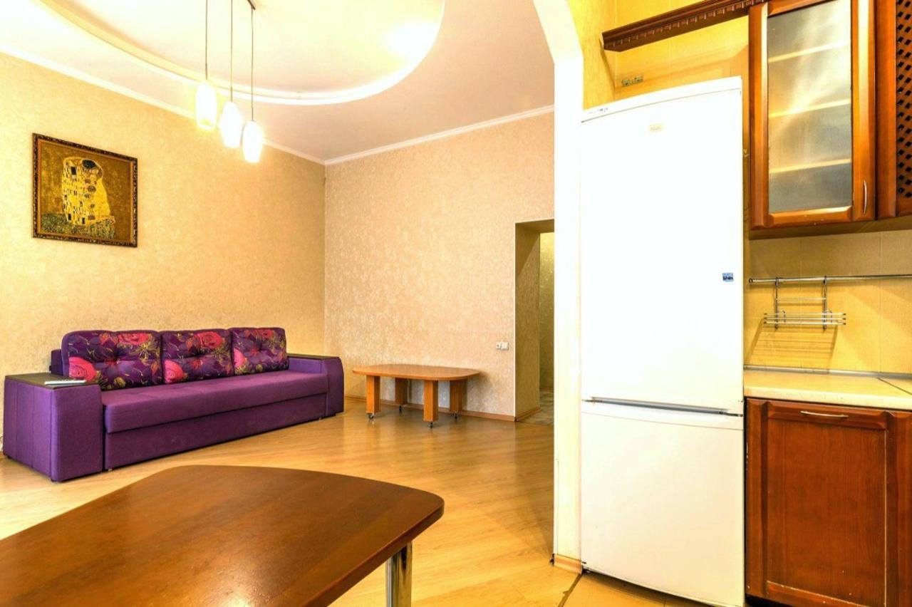 Large Apartment In The Center Dnipro Eksteriør billede